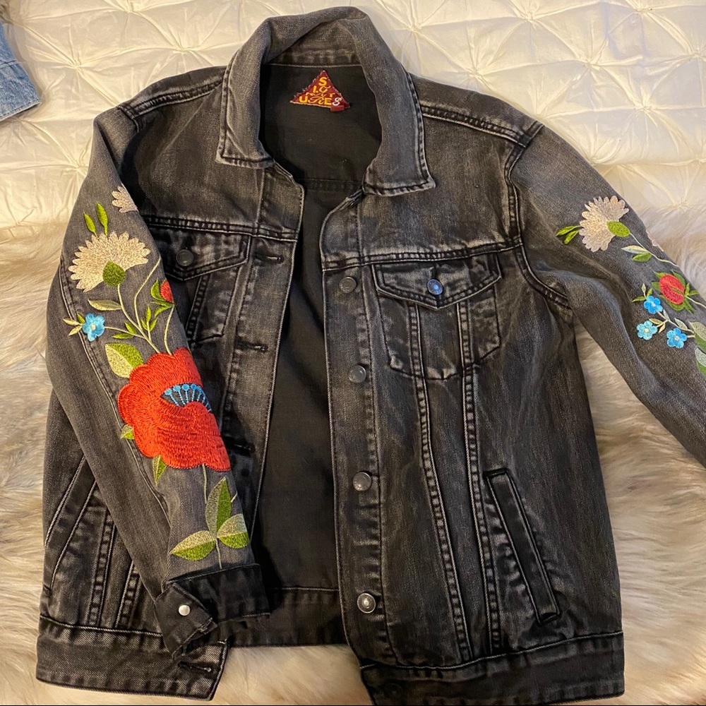 Signature 8 embroidered jean jacket